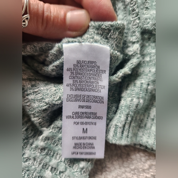 Democracy Sweater - Picture 2 of 4